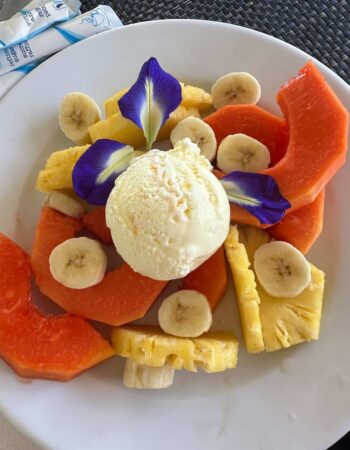 MOZ CAFE – Moorea